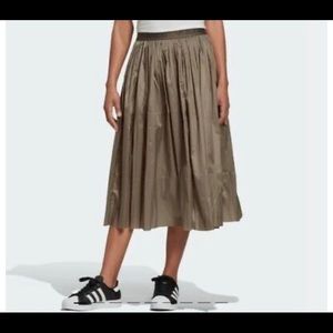 NWT.....Adidas Pleated Skirt